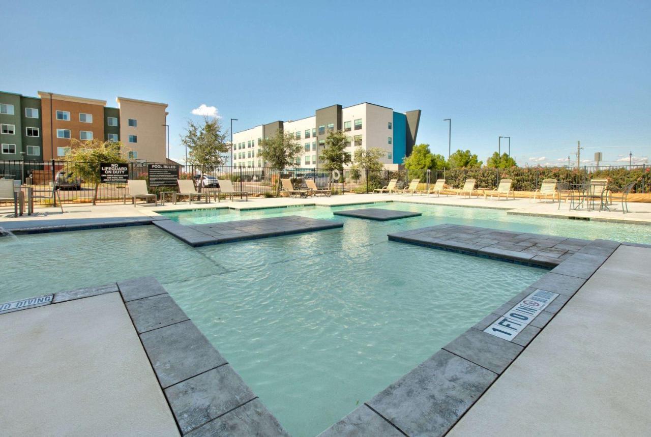La Quinta Inn & Suites By Wyndham Lubbock Southwest Exterior photo