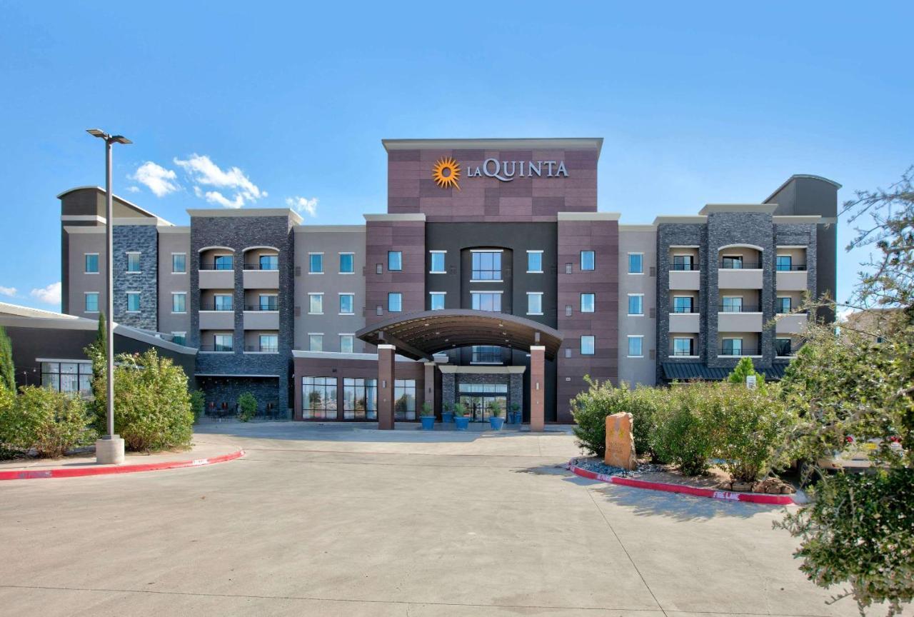 La Quinta Inn & Suites By Wyndham Lubbock Southwest Exterior photo